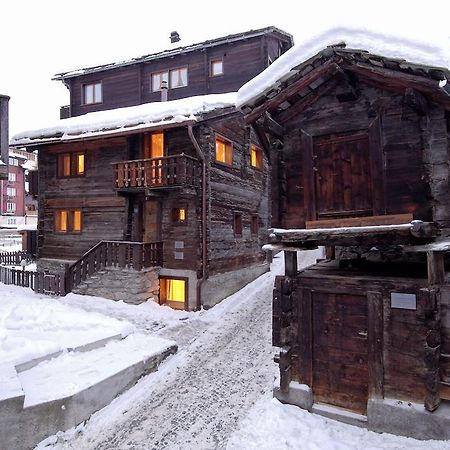 Ferienapartement Hinterdorf Zermatt Bagian luar foto