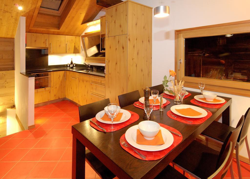 Ferienapartement Hinterdorf Zermatt Ruang foto