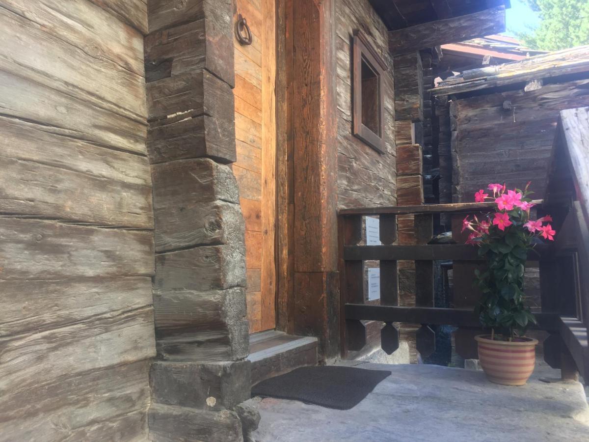 Ferienapartement Hinterdorf Zermatt Bagian luar foto
