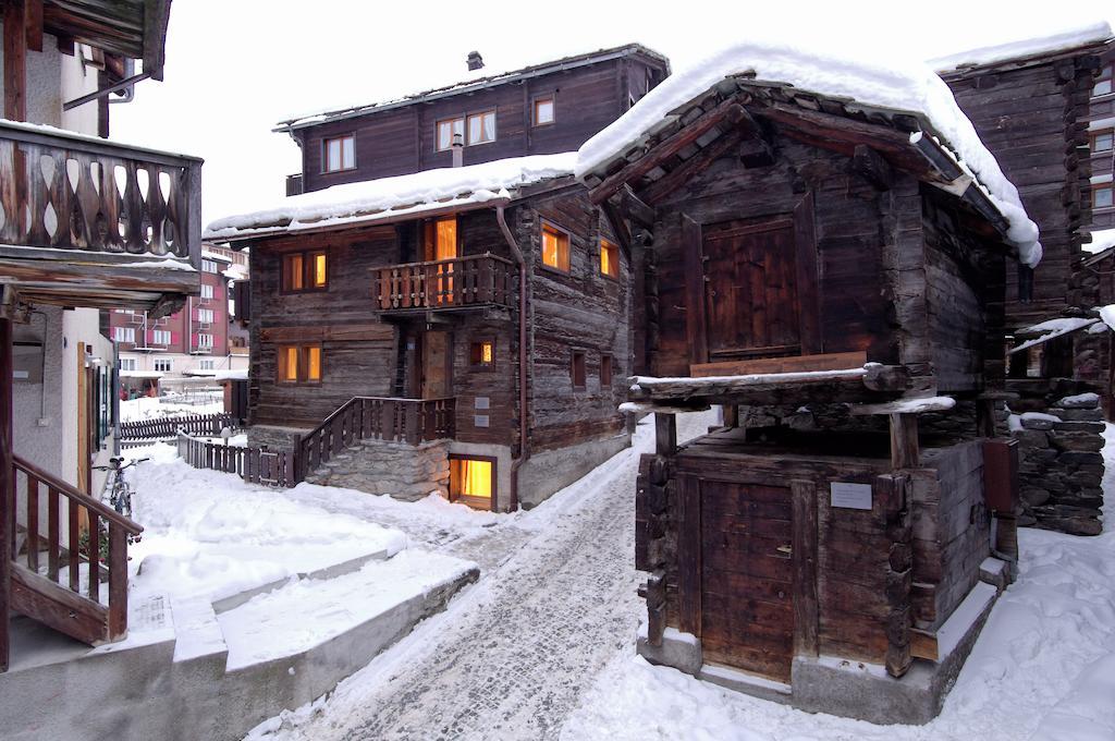 Ferienapartement Hinterdorf Zermatt Bagian luar foto